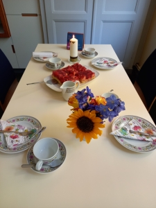 Kaffee Kuchen Symbolbild Seniorenkreis Gemeinschaft Zusammen